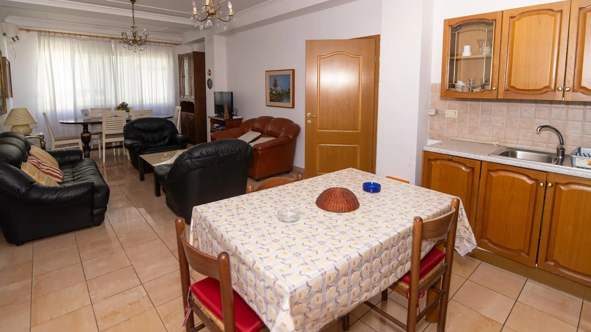 Vintage Blloku Apartment Tirana